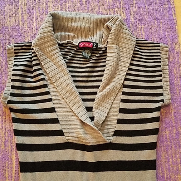 Short sleeved sweater - Picture 3 of 3